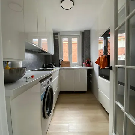 Playa Padel Piscinas Parking