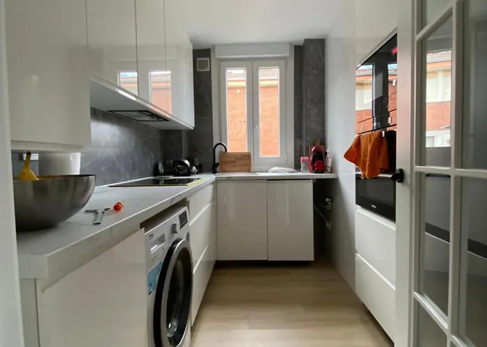 Playa Padel Piscinas Parking